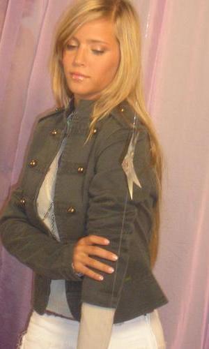 luisana-dot-net_47street-backstage2006-0007.jpg