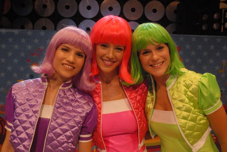 luisana_dot_NET-atraccionx4-stills-0002.jpg