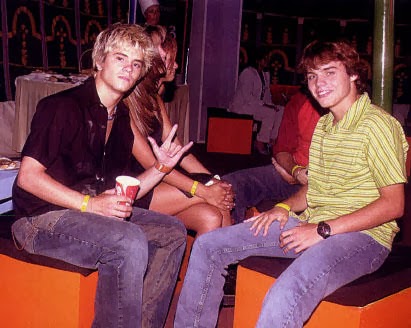 Copy_of_GENTE2003d.jpg