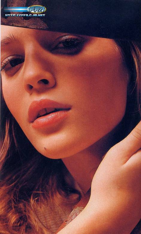 luisana_dot_net-pics0010.jpg
