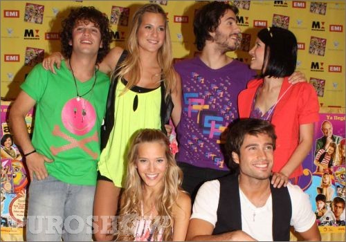 luisana_dot_NET-2008nov3-atraccionx4-autographssign-0011.jpg