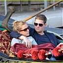 michael-buble-luisana-lopilato-gondola-03.jpg