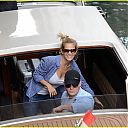michael-buble-luisana-lopilato-venice-vacation-03.jpg