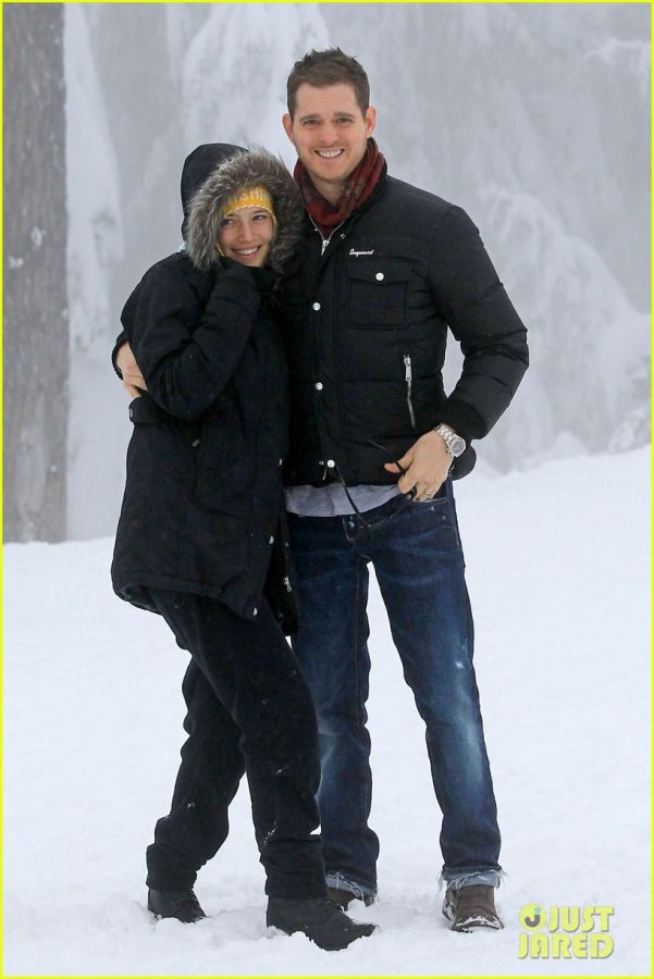 michael-buble-luisana-lopilato-snowy-sweethearts-01.jpg