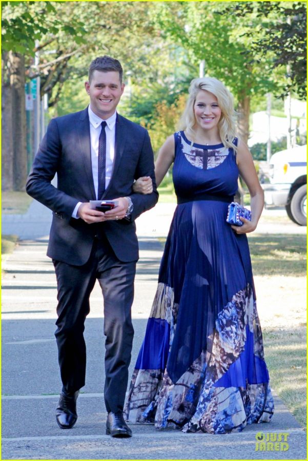 michael-buble-lusiana-lopilato-vancouver-wedding-couple-01.jpg