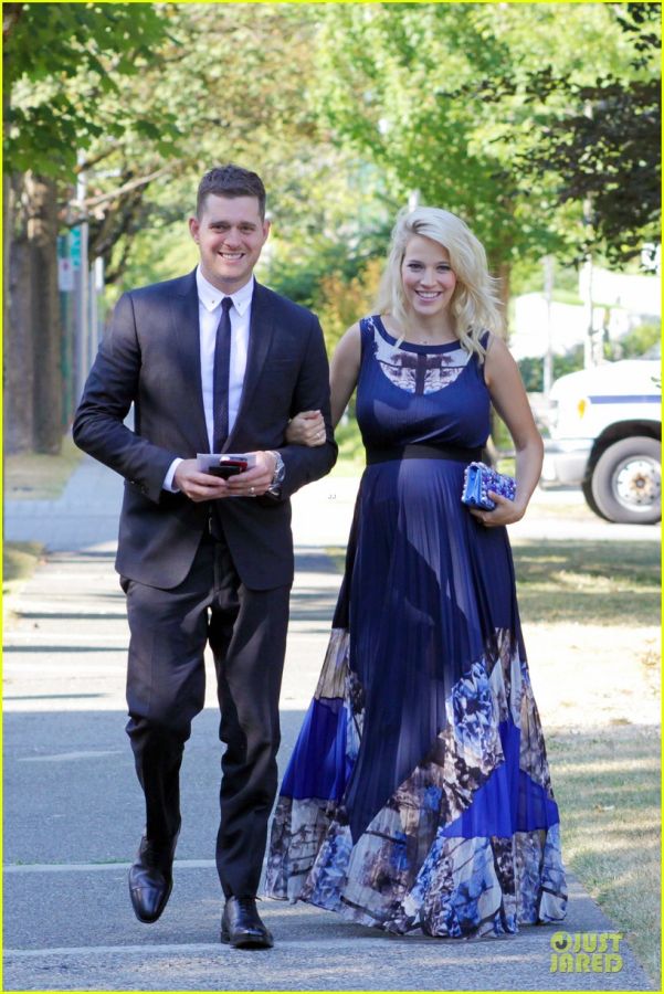 michael-buble-lusiana-lopilato-vancouver-wedding-couple-08.jpg