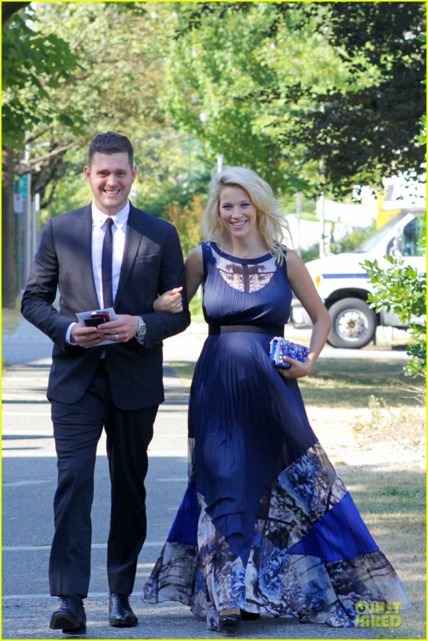 michael-buble-lusiana-lopilato-vancouver-wedding-couple-09.jpg