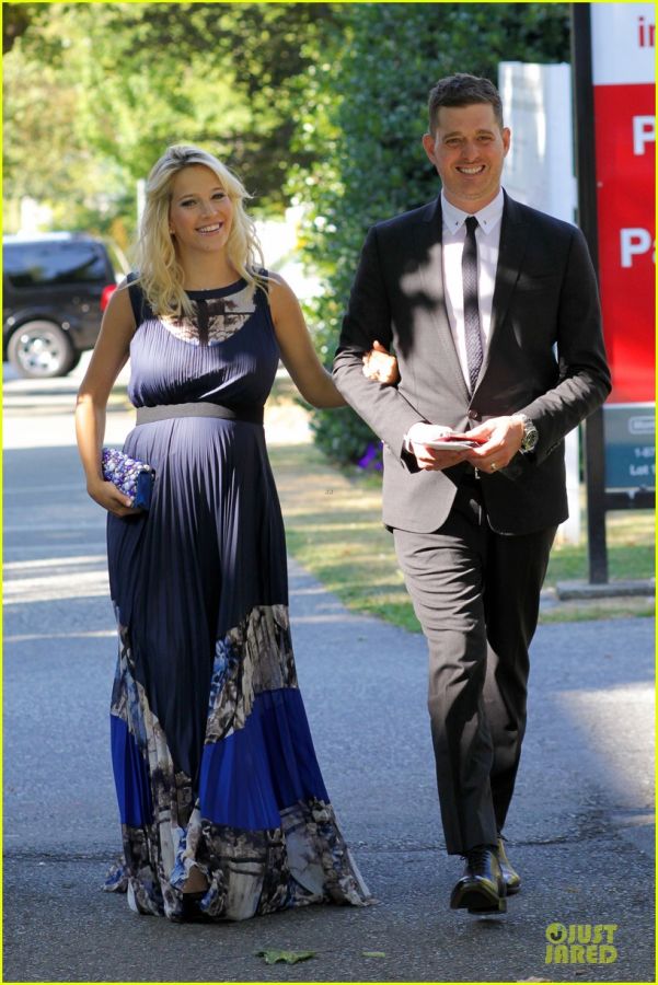 michael-buble-lusiana-lopilato-vancouver-wedding-couple-18.jpg