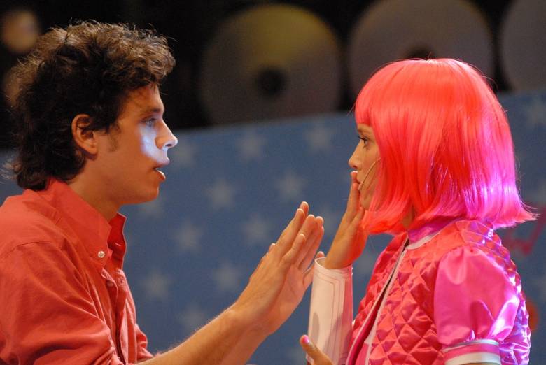 luisana_dot_NET-atraccionx4-stills-0005.jpg